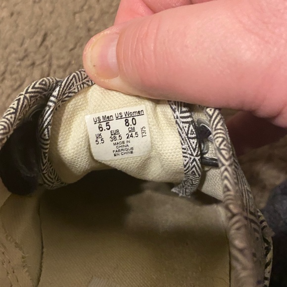 Vans Black and White Geometric Sneakers - Picture 5 of 6